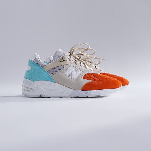 Kith X New Balance 990v2 Cyclades 2022 | SLIGHTLY USED - Picture 1 of 16